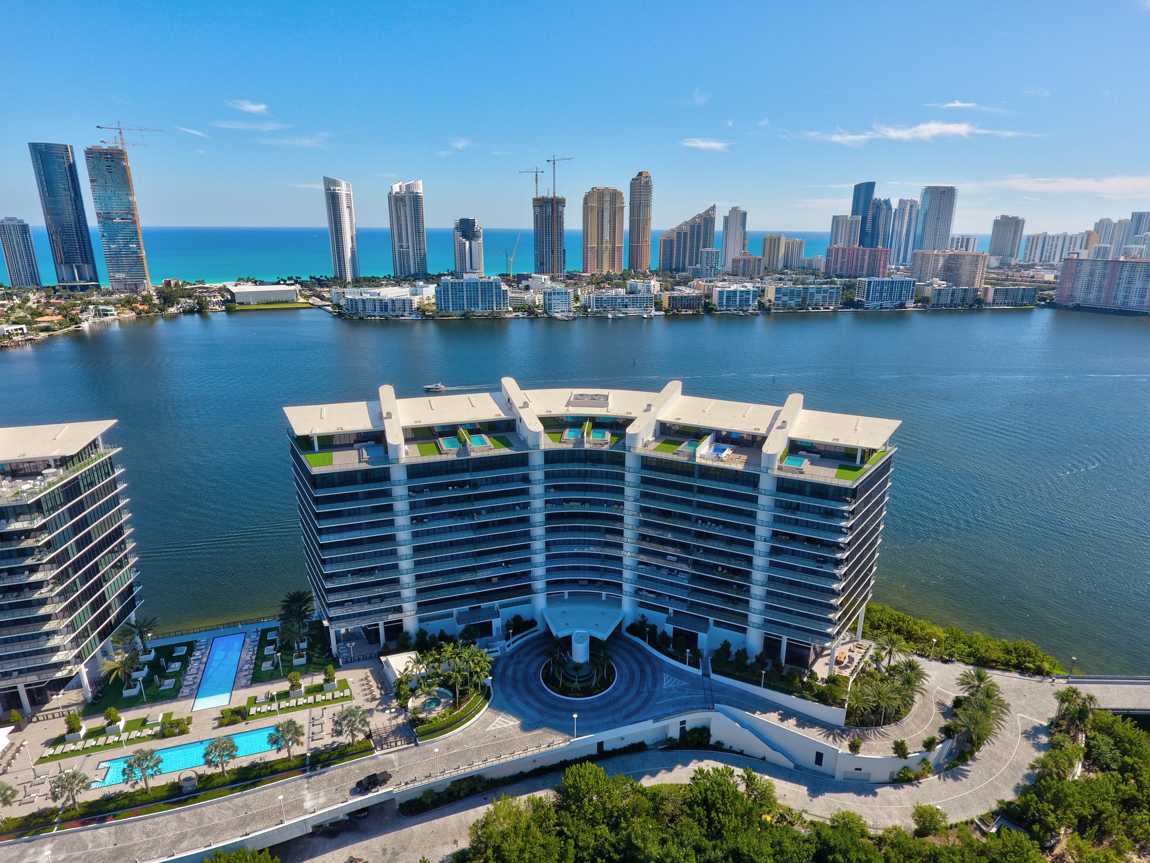 New Penthouse w/ Private Rooftop Pool