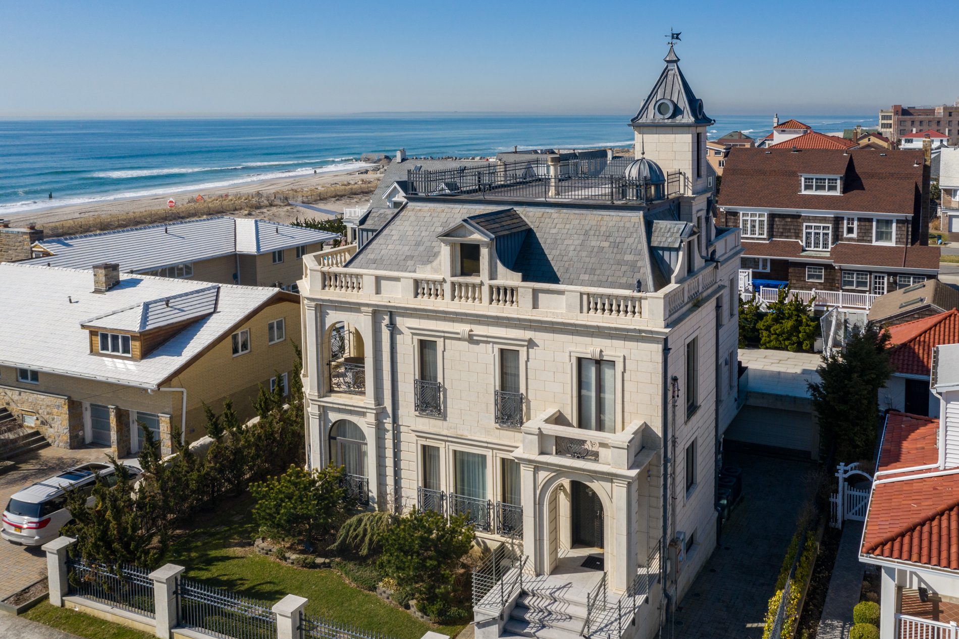 NYC Luxury Beach Home