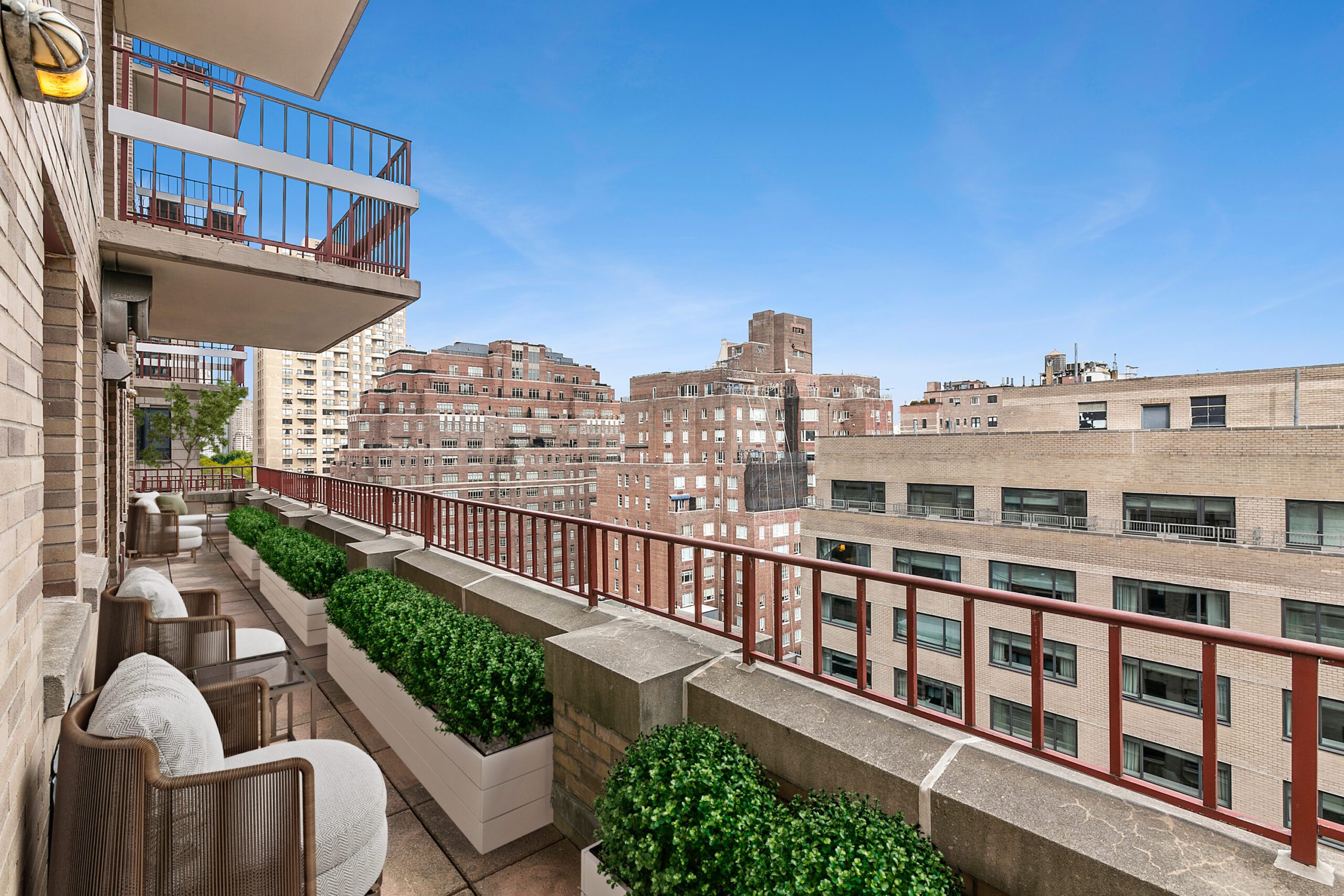 4-Bedroom Condominium Near Central Park